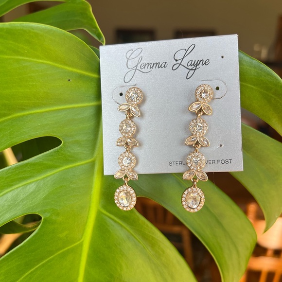 Special occasion earring - Picture 1 of 2